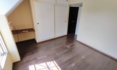 Duplex tipo casa con cochera