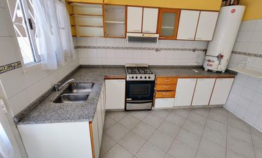 Duplex tipo casa con cochera