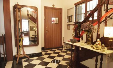 Chalet de epoca en barrio Stella Maris
