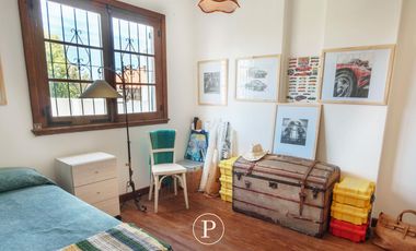 Chalet de epoca en barrio Stella Maris