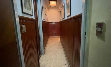 Casa en  venta de 3 ambientes con cochera, jardín y piscina