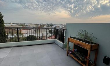 Departamento en  venta de 3 ambientes con terraza privada con parrilla - Wilde