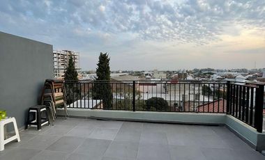 Departamento en  venta de 3 ambientes con terraza privada con parrilla - Wilde