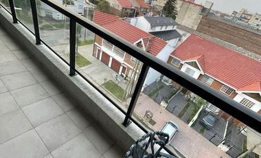 Departamento en  venta de 3 ambientes con terraza privada con parrilla - Wilde