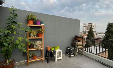 Departamento en  venta de 3 ambientes con terraza privada con parrilla - Wilde