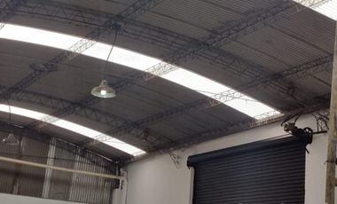 VENTA LOCAL COMERCIAL CON GALPON SOBRE RUTA 8 CENTRO DE PILAR.