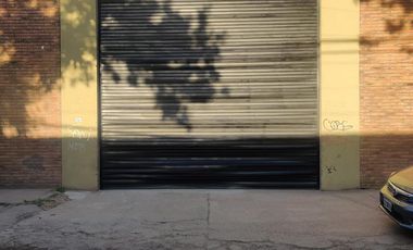 VENTA LOCAL COMERCIAL CON GALPON SOBRE RUTA 8 CENTRO DE PILAR.