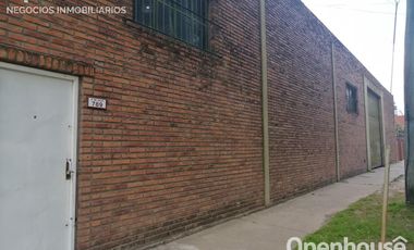 VENTA LOCAL COMERCIAL CON GALPON SOBRE RUTA 8 CENTRO DE PILAR.