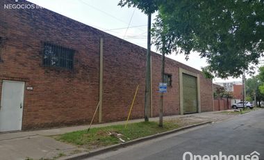 VENTA LOCAL COMERCIAL CON GALPON SOBRE RUTA 8 CENTRO DE PILAR.