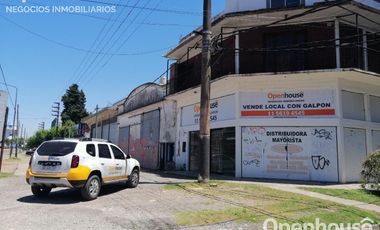 VENTA LOCAL COMERCIAL CON GALPON SOBRE RUTA 8 CENTRO DE PILAR.