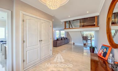 Casa 5 amb con piscina y cochera triple en Barrio Privado Tierras del Mar