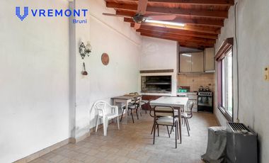 Venta Casa 4 Ambientes. Lote Propio. Morón, Buenos Aires