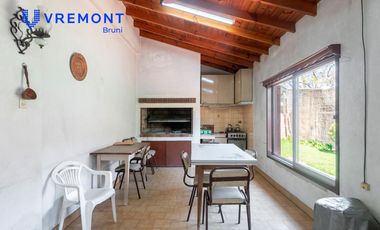 Venta Casa 4 Ambientes. Lote Propio. Morón, Buenos Aires