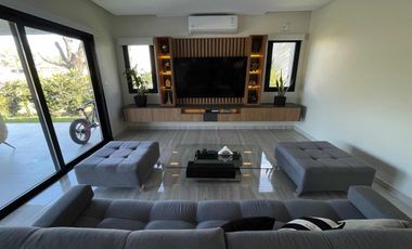 Casa en venta - 4 Dormitorios 4 Baños - 900Mts2 - Terralagos, Canning