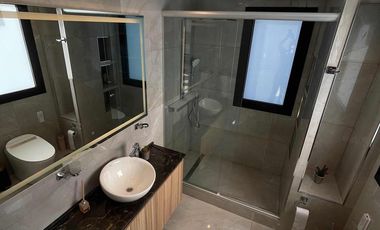 Casa en venta - 4 Dormitorios 4 Baños - 900Mts2 - Terralagos, Canning