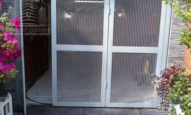 Un vistoso y confortable TRIPLEX en Mar de Ajo,Permuta por casa!!