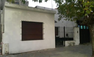 PH en venta - 3 Dormitorios 1 Baño - 170mts2 - Villa Pueyrredón