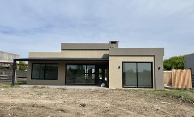 CASA, VENTA, SAN SEBASTIAN, AREA 1, LOTE AL 100, 4 AMBIENTES