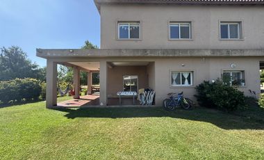 Casa en  La Carolina Golf & Country