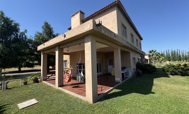 Casa en  La Carolina Golf & Country