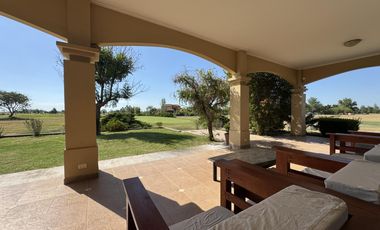 Casa en  La Carolina Golf & Country