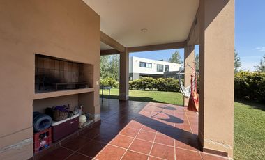 Casa en  La Carolina Golf & Country