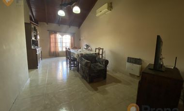 VENTA CASA 3 DORMITORIOS EN ROLDAN