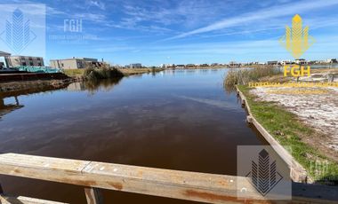 Casa Laguna en venta 6 amb con pileta en Naudir Escobar