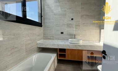 Casa Laguna en venta 6 amb con pileta en Naudir Escobar