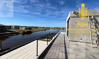 Casa Laguna en venta 6 amb con pileta en Naudir Escobar