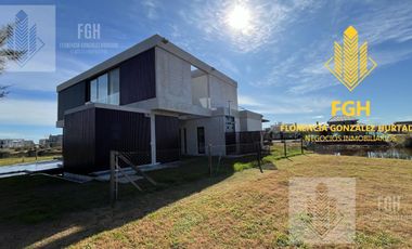 Casa Laguna en venta 6 amb con pileta en Naudir Escobar