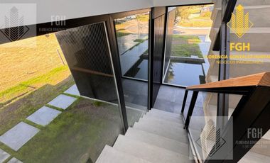 Casa Laguna en venta 6 amb con pileta en Naudir Escobar