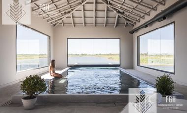 Casa Laguna en venta 6 amb con pileta en Naudir Escobar