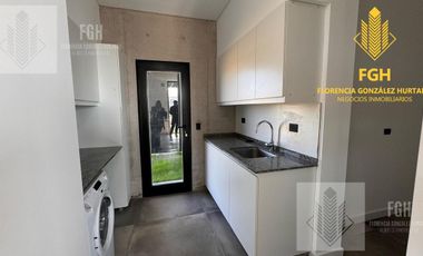 Casa Laguna en venta 6 amb con pileta en Naudir Escobar