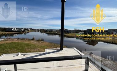 Casa Laguna en venta 6 amb con pileta en Naudir Escobar