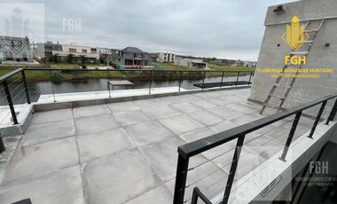 Casa Laguna en venta 6 amb con pileta en Naudir Escobar