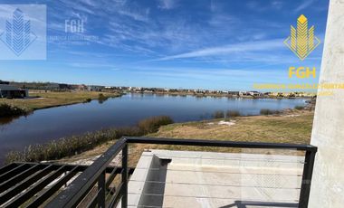Casa Laguna en venta 6 amb con pileta en Naudir Escobar