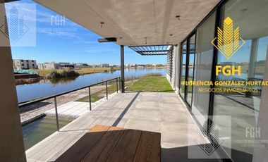 Casa Laguna en venta 6 amb con pileta en Naudir Escobar
