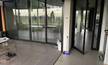 Casa en venta - 2 Dormitorios 2 Baños - 2.100Mts2 - Berisso