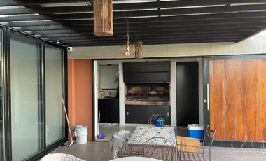 Casa en venta - 2 Dormitorios 2 Baños - 2.100Mts2 - Berisso