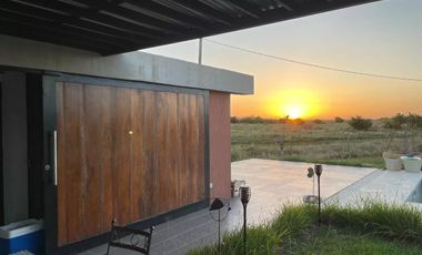 Casa en venta - 2 Dormitorios 2 Baños - 2.100Mts2 - Berisso