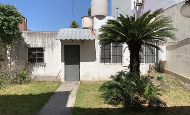 Casa en Venta -   2 locales  - Venta en Blok -  Ramos Mejia Sur