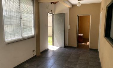 Casa en Venta -   2 locales  - Venta en Blok -  Ramos Mejia Sur