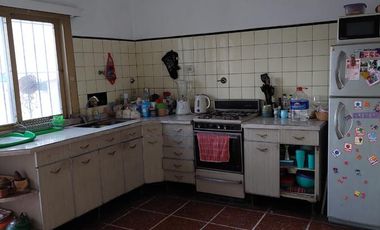 Casa en Venta -   2 locales  - Venta en Blok -  Ramos Mejia Sur
