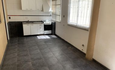 Casa en Venta -   2 locales  - Venta en Blok -  Ramos Mejia Sur