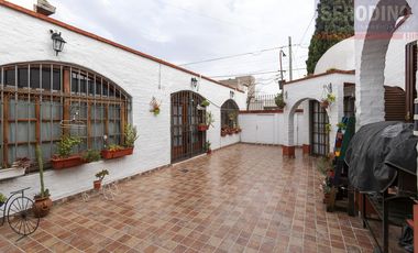 Importante casa estilo campo