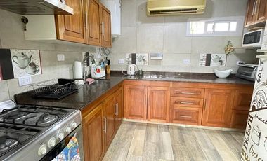 Tres ambientes    Depto dos ambientes  - Cochera cubierta - Venta, Morón Sur