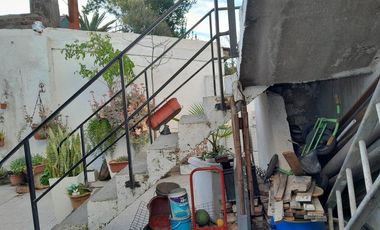 Casa en venta - 4 Dormitorios 4 Baños - Cochera - 320Mts2 - Lomas de Zamora