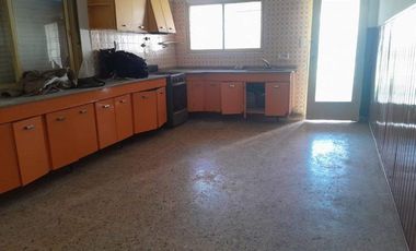 Casa en venta - 2 Dormitorios 2 Baños - 225Mts2 - Sarandí