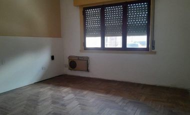 Casa en venta - 2 Dormitorios 2 Baños - 225Mts2 - Sarandí